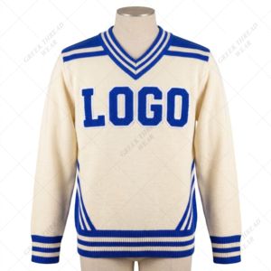 Pull en maille à col en V personnalisé avec logo chenille D9 Sorority Fraternity, style universitaire et athlétique - Product Image 1