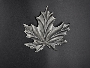 Handcrafted Cast Iron Wrought Iron Maple Leaf Wall Decoration Embossed Traditional European Design Anti-rust Powder - Product Image 2