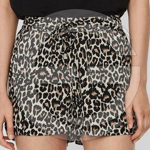 Pantalones cortos de alta calidad para mujer, Shorts con impresión de producto personalizado, precio al por mayor - Product Image 2