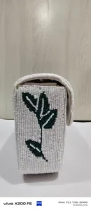 Bolso de mano con cuentas hecho a mano, elegante y asequible para damas, ideal para bodas, fiestas y festivales. - Product Image 3