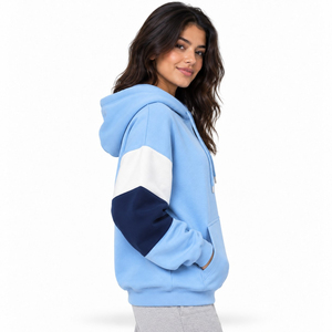 Sweat à capuche oversize en polaire pour femme, offre un tissu chaud, un confort décontracté et une construction durable pour les loisirs d'hiver et les activités de plein air. - Product Image 2