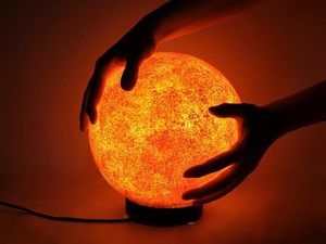 Lámpara de Sal del Himalaya Tallada a Mano, Cuenco de Fuego, Material Orgánico, Flor, Regalo Ecológico, Artesanía Natural Hecha a Mano por Sian Enterprises - Product Image 3