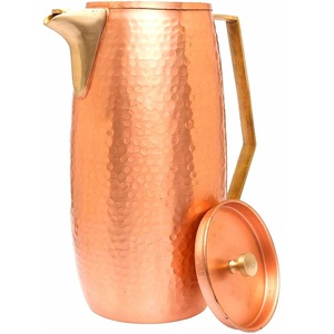 Ensemble de carafe à eau en cuivre pur martelé, écologique et artisanal, avec un design classique et des verres à eau assortis - Product Image 6