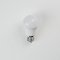 Ampoule LED A19 9W 3000lm 3500K E27 non dimmable AC 220V PVC certifiée Energy Star CRI 80 résidentielle 2 ans de garantie du fabricant vietnamien