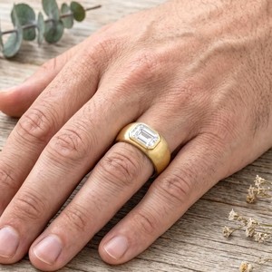 Bague Chevalière Unisexe en Gros, Bague de Mariage et de Fiançailles Sertie de Pierres, Certifiée IGI Couleur DEF Pureté VVS-VVS Or Massif 10K 14K 18K - Product Image 4