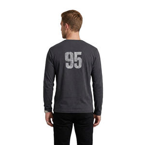 Camiseta de Manga Larga para Hombre, Color Carbón, con Diseño Gráfico Personalizado, Impresión en la Espalda, Calidad Sólida, Estilo Casual Urbano, OEM ODM, Venta al Por Mayor - Product Image 4