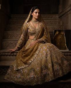 InCotton.M Lehenga Dorado de 4 Metros con Volantes y Capas de Lona de Georgette Sintética, Glamour para Fiestas - Calidad Excepcional - Product Image 1