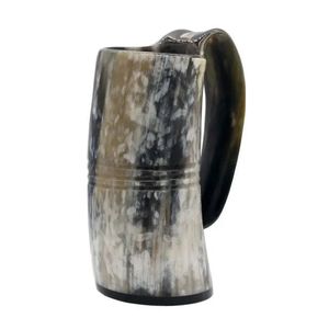 Mug en corne de style Viking de haute qualité pour la consommation de méad, bière, ou ale – Accessoires pour fêtes médiévales et reconstitutions historiques – Disponible à la vente - Product Image 3