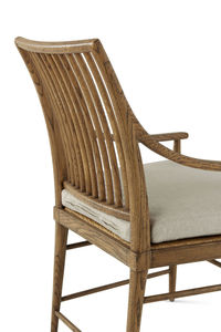 Chaise de salle à manger en bois de style farmhouse NAM HAI avec accoudoirs, pieds en chêne antique, personnalisable pour appartement, hôtel et usage domestique - Product Image 5