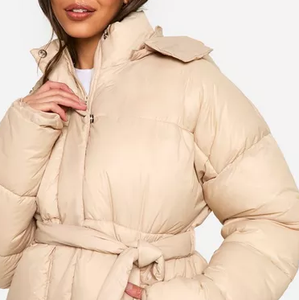 Chaqueta de plumón acolchada con capucha para mujer, cálida, de invierno, con cremallera, logotipo personalizado, informal, cortavientos, para exteriores - Product Image 6