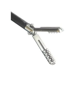 Pinza de Presión Laparoscópica Endo Clinch de 5 mm x 330 mm para Agarrar, Sujetar y Fijar, de Acero Inoxidable, Manual, de Endopro Care - Product Image 1