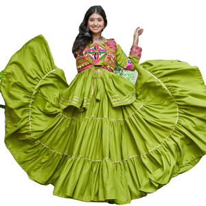 Robe traditionnelle indienne Navratri en pur coton, Chaniya Choli, style Garba Gujarati, avec travail Gamathi, Lehenga Choli, Dupatta. - Product Image 2