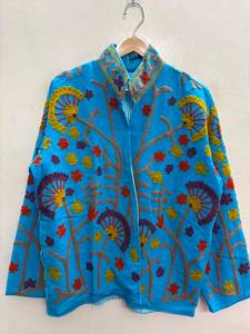 Veste de festival réversible en velours et coton brodée de fleurs, faite à la main, style traditionnel Suzani, bohème, pour femme, pour l'hiver - Product Image 1