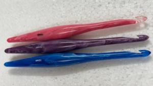 Ganchos de Crochet de Resina de 7 mm con Acabado Liso, Diseño de Remolino Colorido, Agarre Cómodo para Tejer y Hacer Crochet - Product Image 4