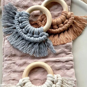 Anillo para Servilletas de Macramé Hecho a Mano |   Soporte de Madera, Decoración Boho para Mesa - Product Image 1