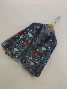Chaqueta Corta de Invierno para Mujer, Color Azul Pizarra, Terciopelo, Bordado Floral, Cuello Mao, Estilo Abrigo Corto - Product Image 4
