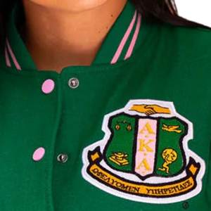 Chaqueta Universitaria Retro Ivy League para Mujer, Verde y Rosa, Chaqueta Letterman Premium con Bordado Elegante, Ropa Urbana - Product Image 4