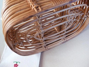 Cesta de picnic de ratán única, perfecta para transportar vino, champán y bebidas, y como almacenamiento decorativo para la mesa de recepción de invitados, procedente de la India. - Product Image 6