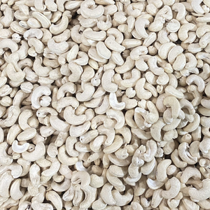 Oferta Especial: Nueces de Anacardo Crudas W240 de Alta Calidad, Origen Vietnam, Disponible con Empaque de Marca Privada, Santigo, 24 Meses de Vida Útil - Product Image 1