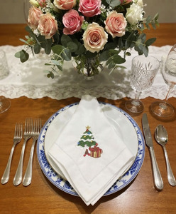 Serviettes de table en coton brodées personnalisées, réutilisables et lavables, avec ourlet festonné, pour boîte cadeau de Noël, vente en gros - Product Image 4