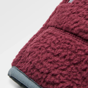 Veste d'hiver en laine sherpa à manches longues, couleur bordeaux, col montant demi-zip, logo frontal avec poche latérale zippée - Product Image 6