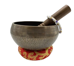 Cuenco tibetano antiguo de bronce con relieve o martillado de colores para la salud y un sonido mágico - Product Image 1