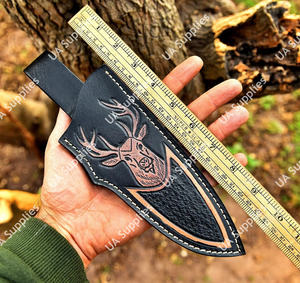 Funda de Cuero Premium Hecha a Mano con Diseño de Cara de León, Funda para Cuchillo de Cuero Vacuno Genuino Negro con Diseño Animal Grabado, Presilla Vertical para Cinturón, OEM - Product Image 4