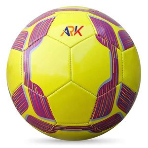 Ballon de football professionnel de bonne qualité, surface durable, conçu pour améliorer les compétences - Product Image 1