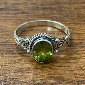 2.6 Grams <b>Peridot</b> Fashion <b>Ring</b> - Product Image 1