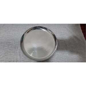 Grand plateau de service rond en métal martelé - Plateau décoratif en acier inoxydable pour table basse - Plateau durable en argent pour servir des collations et des boissons - Product Image 1