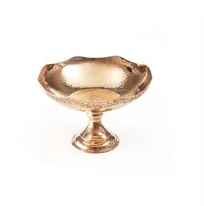 Bol à glace en métal de luxe avec cuillère, coupe à dessert en acier inoxydable, finition polie, vaisselle moderne, décoration de table - Product Image 1