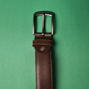 Ceinture Homme en Cuir Véritable de Vachette, Nouvelle Boucle Ardillon en Alliage Métallique, Marque de Luxe pour Adulte, Idéale pour Jeans et Tenues Décontractées ou Professionnelles - Product Image 6