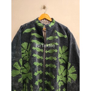 Chaqueta de terciopelo negro con cuello mandarín, manga larga, bordado floral, para mujer - Product Image 4