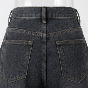 Jean plissé taille haute pour femme grande taille, coupe large, short décontracté à taille élastique, vêtement d'été premium pour le streetwear - Product Image 5