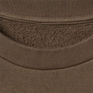Sudadera cómoda y ligera diseñada para máxima comodidad, con un corte relajado y un estilo moderno para uso diario. - Product Image 6