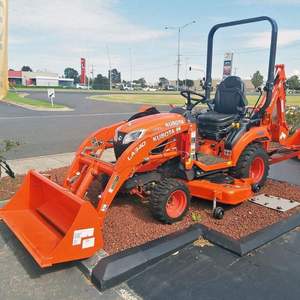 Tracteur agricole compact KUBOTA M6060 65HP avec cabine et chargeur, moteur diesel 4x4, à vendre dans le monde entier à prix avantageux - Product Image 6