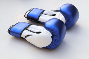 Guantes de Boxeo de Piel 100% Genuina de Primera Calidad, Duraderos para Entrenamiento y Sparring, Logotipo Personalizado, Suministro Directo de Fábrica - Product Image 3