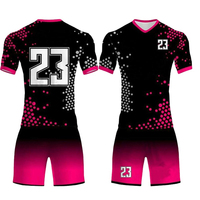 Nouveaux maillots de football respirants à séchage rapide imprimés par transfert thermique 100% polyester pour hommes, noms et couleurs d'équipe personnalisés, OEM