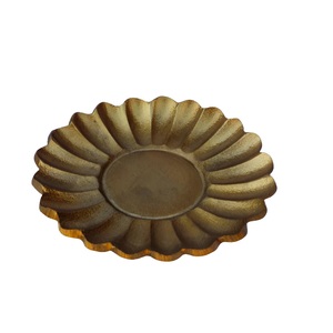 Ensemble de 2 plateaux décoratifs en aluminium en forme de feuille pour la décoration de la maison, plateau de service pour fruits, plateau de vanité, bol décoratif, finition dorée - Product Image 4