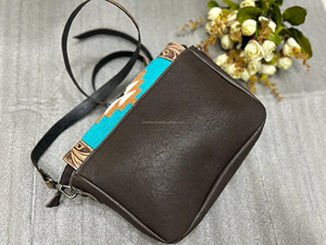 2025 nouveau sac en cuir usiné aztèque occidental Vintage coloré sac en pierre Turquoise Unique sacs à main en cuir matelassé aztèque - Product Image 6
