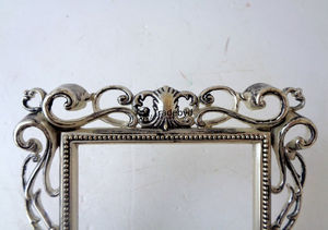 Cadre photo décoratif en métal, accent de table élégant par Tradebyd - Product Image 6