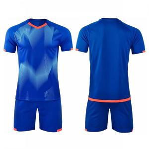 Maillots et shorts de football personnalisés en gros, fabrication directe d'usine, étiquette privée, quantité importante, confortables, style équipe, OEM. - Product Image 4