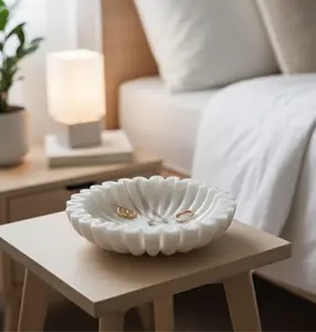 Bol en marbre cannelé avec bord sculpté, design contemporain, fait main, poli pour une finition lisse et brillante, pour salon - Product Image 4