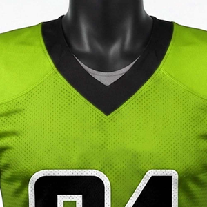Camiseta de Fútbol Americano para Hombre, Verde y Negro Degradado, 24, Sublimada, de Malla Transpirable, Manga Corta, Cuello en V, con Números de Equipo - Product Image 6