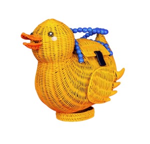 Panier de rangement en rotin en forme de canard mignon, panier cadeau unique en forme de canard jaune tressé, boîte de rangement décorative en forme d'animal avec sangle - Product Image 3