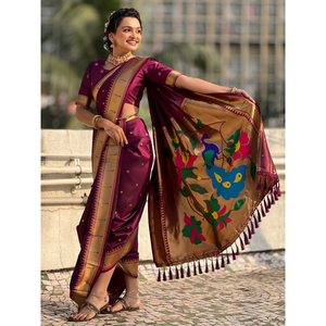 Sari en soie douce Nauvari Paithani avec motifs de pois tissés en zari et pallu en paon, spécial mariage vin - Product Image 3