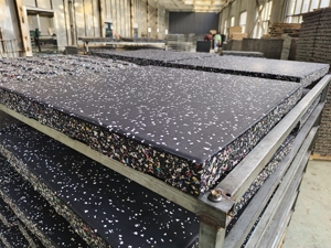 พื้นยางกันลื่น EPDM สำหรับยิม ทนทานต่อการสึกหรอ ดีไซน์สไตล์ยุโรป กระเบื้องยางไวนิลสำหรับอุปกรณ์กีฬา - Product Image 3
