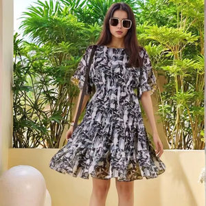 ชุดเดรสปาร์ตี้ลายพิมพ์สำหรับผู้หญิง ทรงมิดิ ระบายอากาศได้ดี ซักทำความสะอาดง่าย สไตล์หวาน ตกแต่งด้วยลูกไม้ แขนสั้น เอวทรงธรรมชาติ - Product Image 1