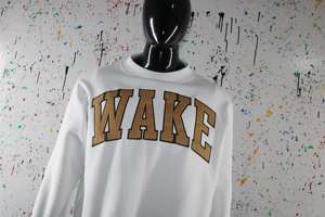 Sweat-shirt à col montant WAKE WHITE 100% coton avec broderie appliquée, col large, fils fins - Product Image 3