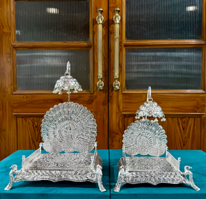 Dhatukala Singhasan de Latón Plateado con Grabado Rectangular, Decoración Tradicional para Bodas, Desmontable para Interiores del Hogar - Product Image 1